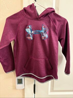 Under Armour Girls' Maroon Hooded Sweatshirt with Patterned Logo